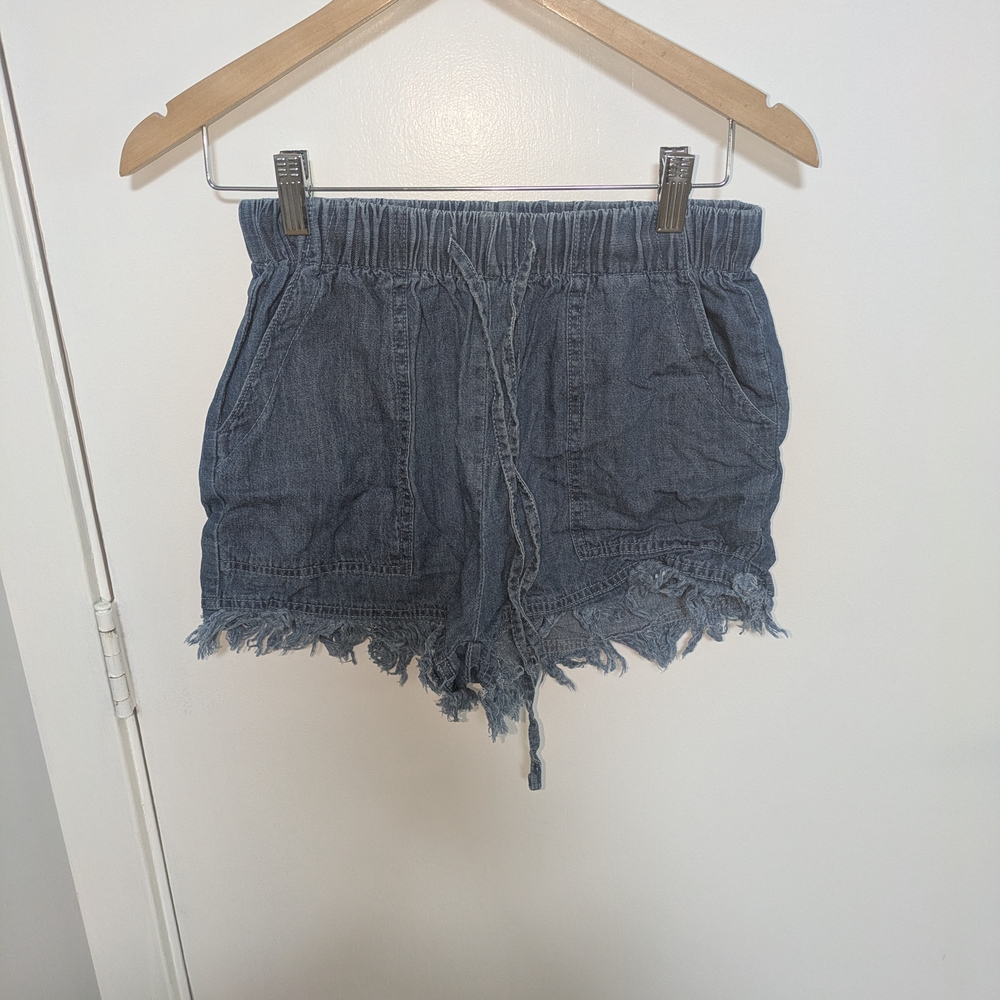 Frayed Hem Women's Shorts